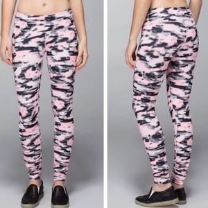 Women's size 4 lululemon pink and grey camouflage leggings